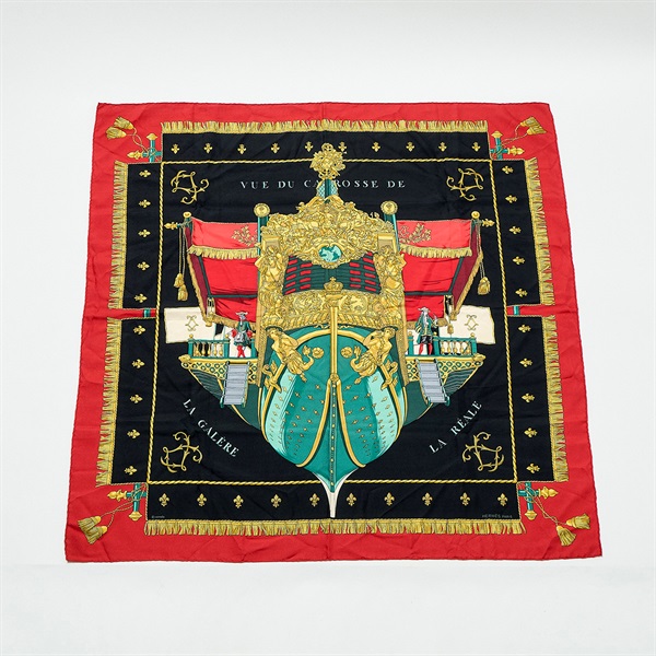 HERMES カレ 90 VUE DU CARROSSE DE LA GALERE LA REALE / クイーンの戴冠式 スカーフ ブラック ゴールド シルク