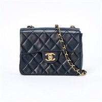 CHANEL ミニ マトラッセ 18 1985年 ショルダーバッグ ネイビー ゴールド ラムスキン