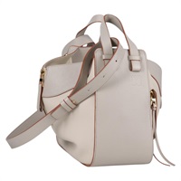 【原宿店限定】ロエベ LOEWE ショルダーバッグ アナグラム ハンモック レザー グレー ゴールド レディース BA5546M