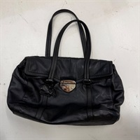 PRADA トライアングル ハンドバッグ ブラック レザー