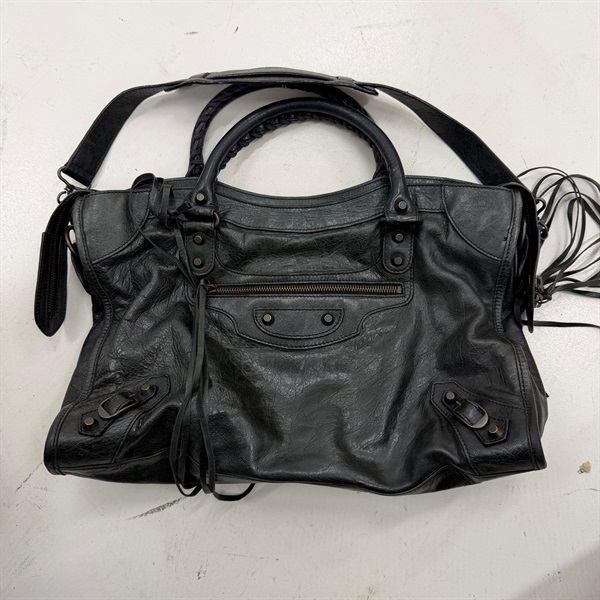 BALENCIAGA シティ ミディアム ショルダーバッグ ブラック レザー