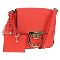 【原宿店限定】サルヴァトーレフェラガモ Salvatore Ferragamo ショルダーバッグ ガンチーニ レザー レッド ゴールド レディース 145623V