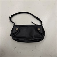 PRADA ロゴ ショルダーバッグ ブラック レザー
