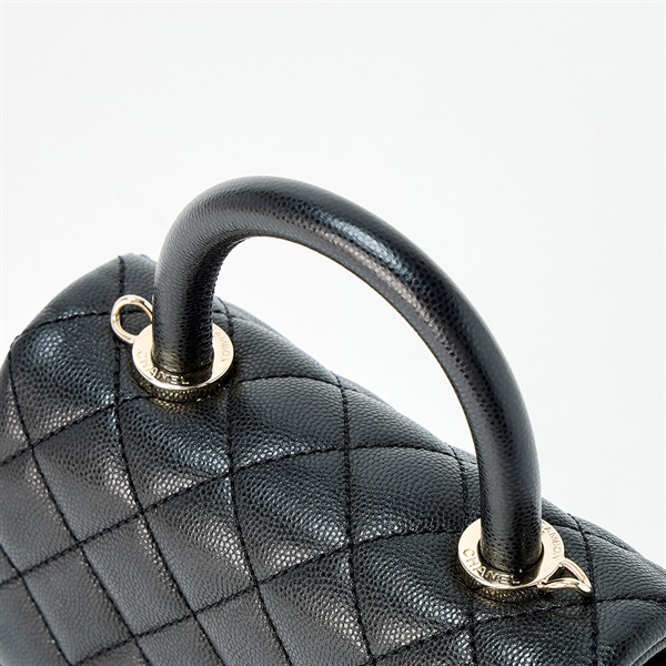 CHANEL ココハンドル XXS 2021年頃 ショルダーバッグ AS2215 ブラック ゴールド キャビアスキンの画像3