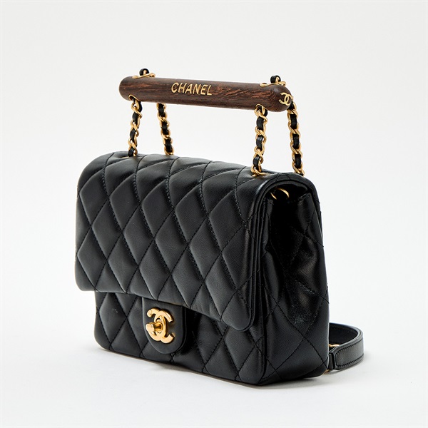 CHANEL マトラッセ シングルフラップシングルチェーン 2021年以降 ショルダーバッグ AS4151 ブラック ブラウン ゴールド ラムスキンの画像1