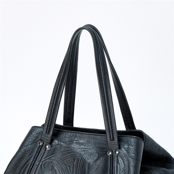 CELINE マカダム ショルダーバッグ ブラック ゴールド レザーの画像3
