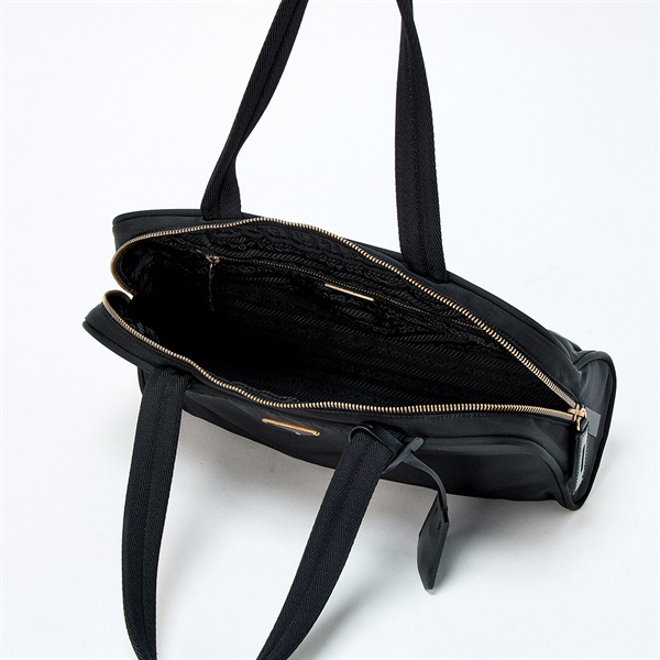 PRADA トライアングル ショルダーバッグ ブラック ゴールド テスートの画像8