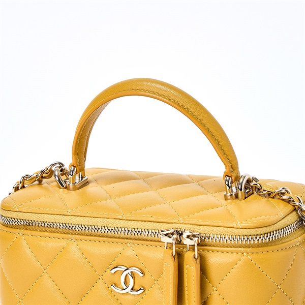 CHANEL マトラッセ ココマーク 2021年 バニティバッグ イエロー ゴールド ラムスキンの画像3