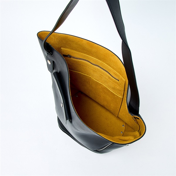 CELINE バケットバイカー トートバッグ ブラック シルバー レザーの画像6