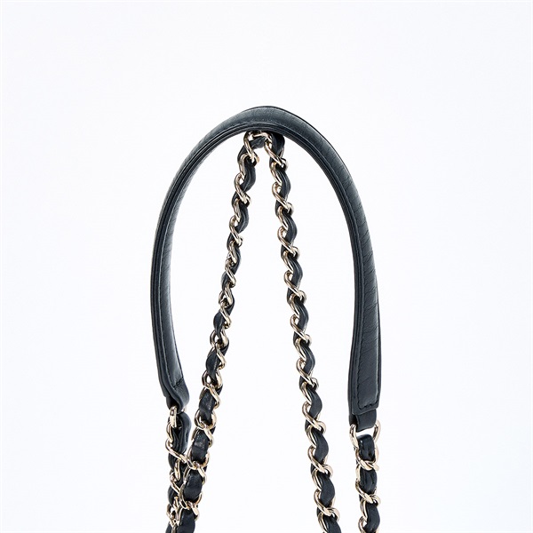 CHANEL ミニ マトラッセ ミニ 2021年 ショルダーバッグ ブラック ゴールド ラムスキンの画像3