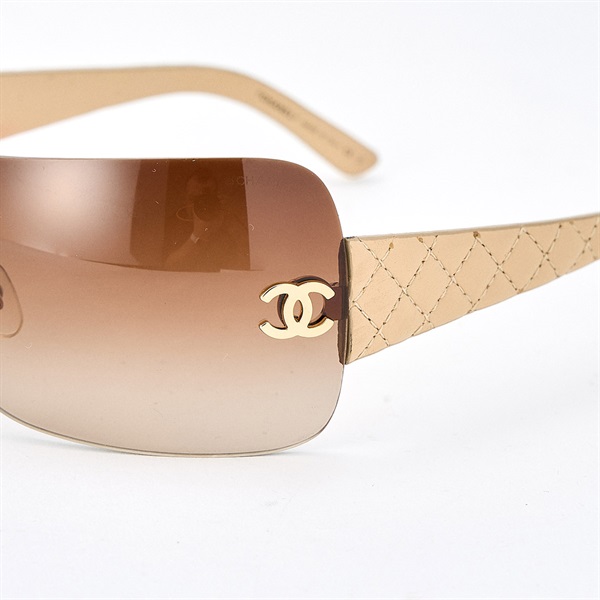 CHANEL マトラッセ ココマーク サングラス 369/13 120 ベージュ ブラウングラデーション レザー プラスチックの画像2
