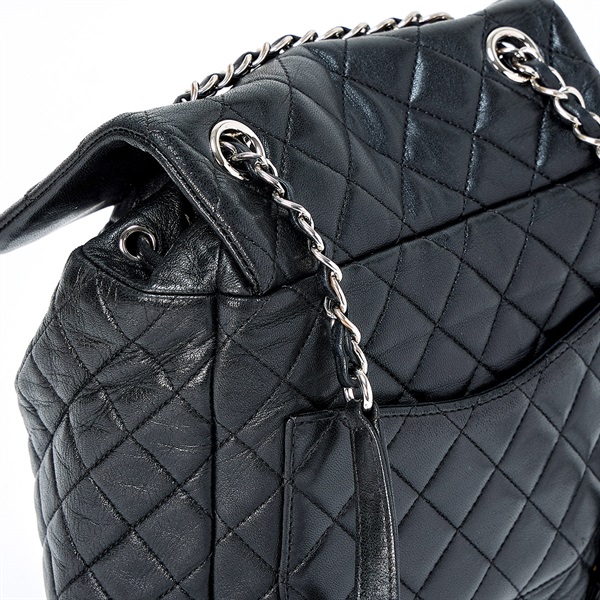 CHANEL マトラッセ バックパック ブラック シルバー ラムスキンの画像3