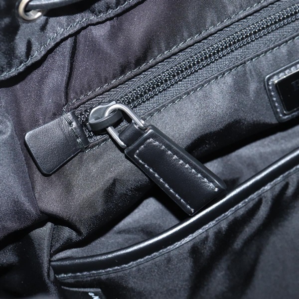 PRADA RE-NYLON トライアングル バックパック ブラック シルバー テスートの画像12